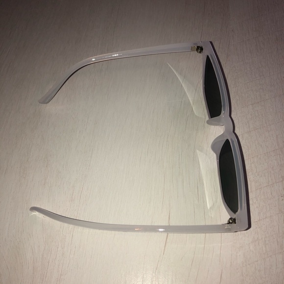 Retro “Kylie” White Cat Eye Sunglasses 70s Vibes - Picture 5 of 6